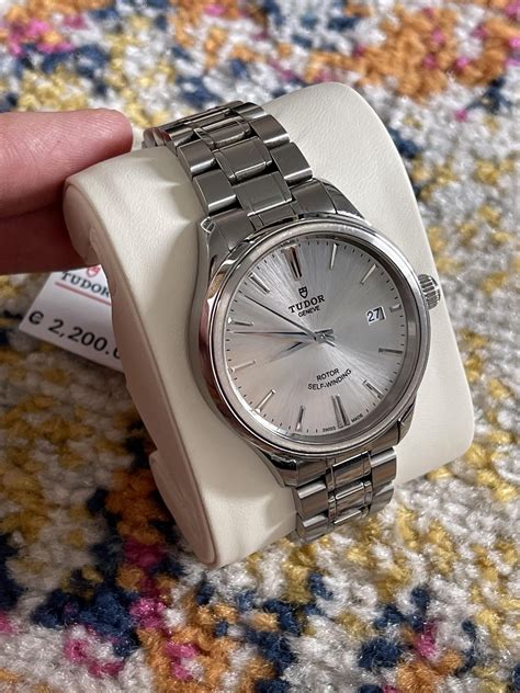 Tudor Style M12500